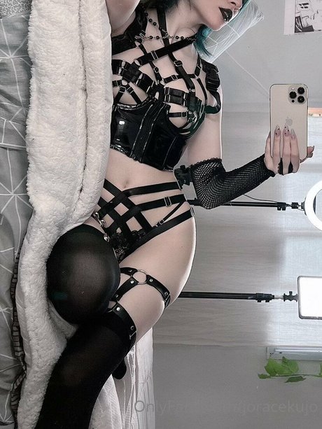 フィットネスインフルエンサーオンリーファンズ アートポルノ 画像