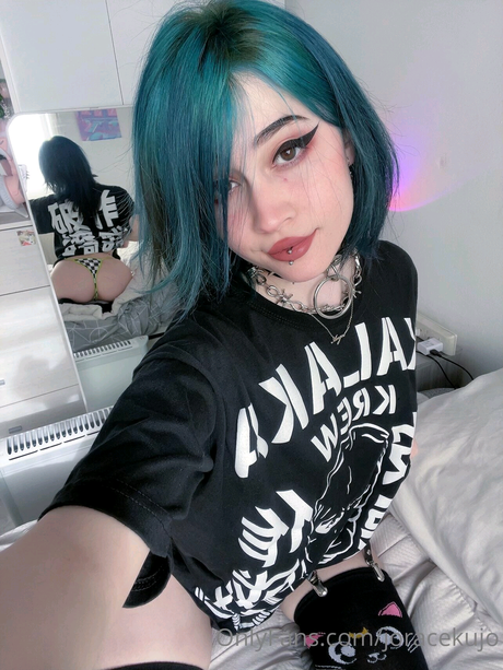 モンスターオンリーファン ヌード 画像