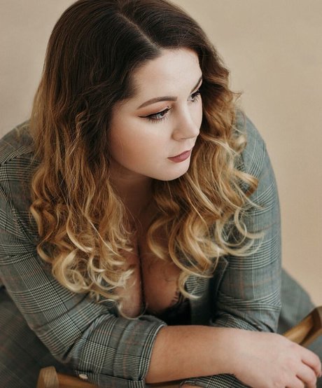 Holly Garner 美しい女優 写真