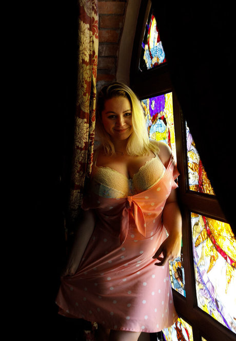 Holly Garner ポルノスター 独占 画像