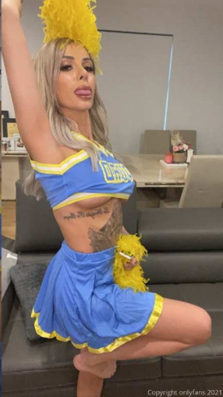 シックオンリーファン ホット裸 写真