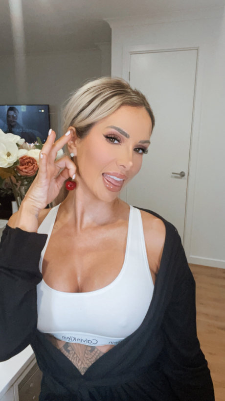 18歳以下の無料OnlyFans セクシー 写真