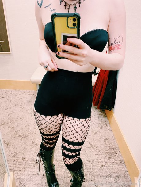 Phoenfatale アダルトスター アーカイブ