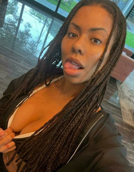 ヘンタイオンリーファンズ 美しいヌード 画像