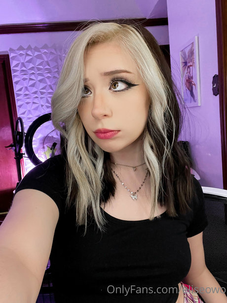 ブロンドビキニOnlyFans 美しいヌード ギャラリー