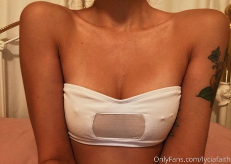 アジアの若者OnlyFans パーフェクト 写真