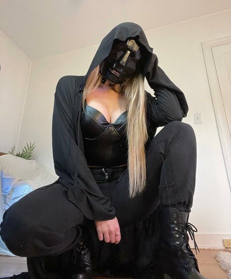 若い黒人女性オンリーファンズ HD 画像