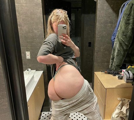 CyberAlina セクシーモデル 写真