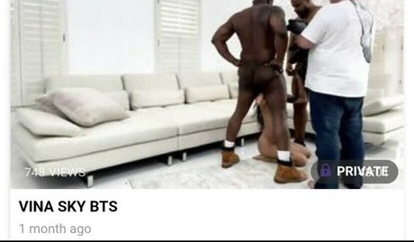 Vina Sky 美しいモデル ギャラリー