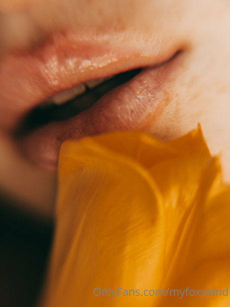 アジア人のティーンの足 オンリーファンズ パーフェクト 写真