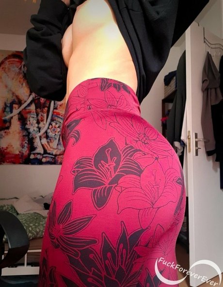 曲線美のラテン系オンリーファンズ セクシー 画像