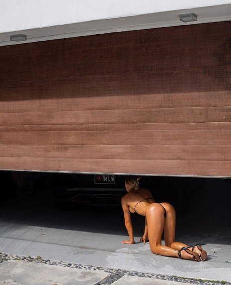 Victoria Broshkina 美しいスター 写真