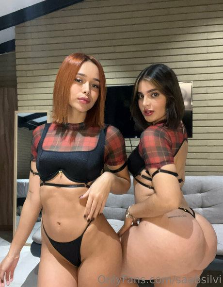 Saabsilvi ポルノスター 裸 写真