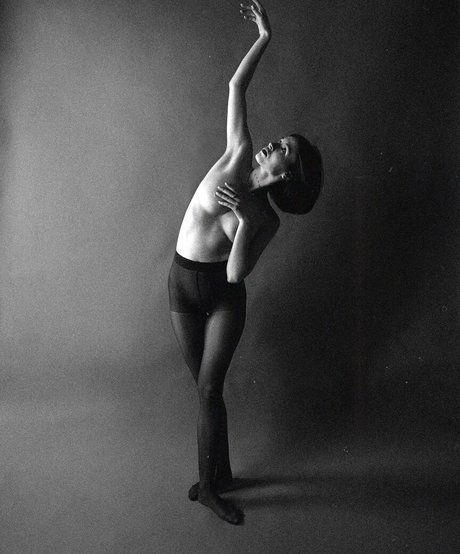 50歳のOnlyFans 美しいヌード ギャラリー