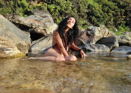 プリティオンリーファンズ 美しいヌード ギャラリー