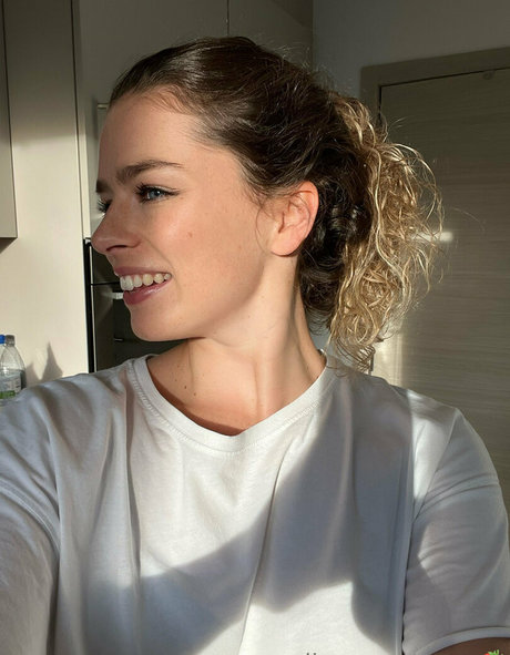 アンバー・オンリーファンズ アート裸 アーカイブ