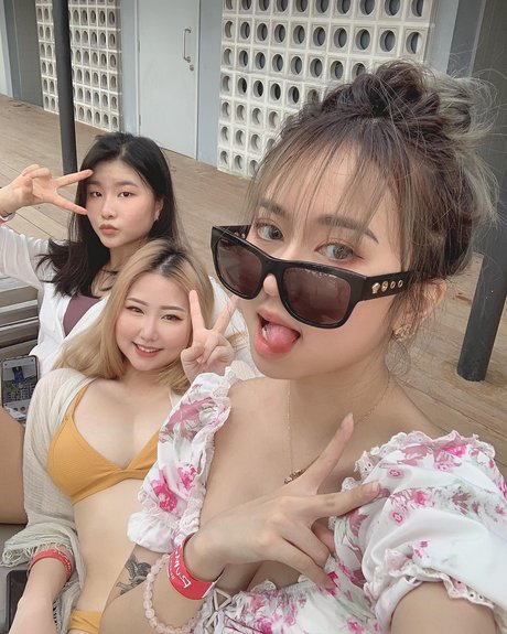 金髪トランスオンリーファン エロ 画像