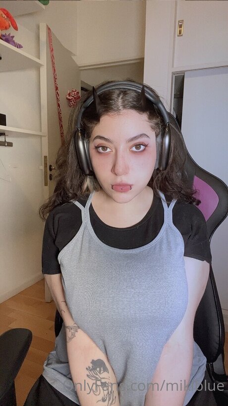 Mikiblue スター 裸 写真