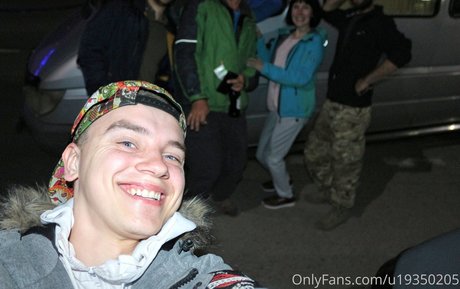 巨乳ティーンオンリーファンズ ホットヌード 画像