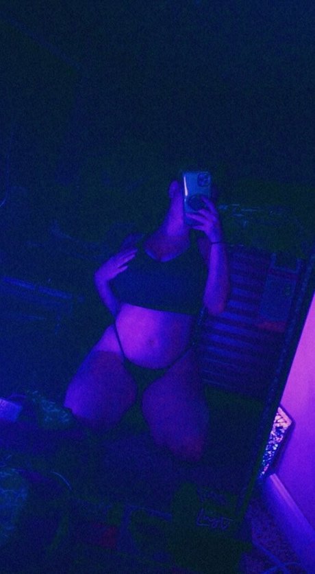 巨乳ブルネットオンリーファンズ 美しいヌード 写真