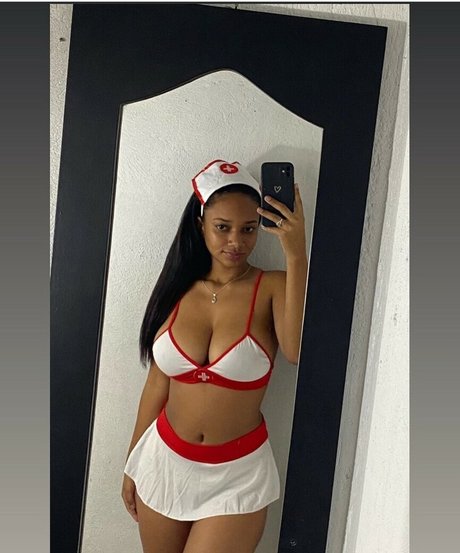 Yissett アダルトスター アーカイブ