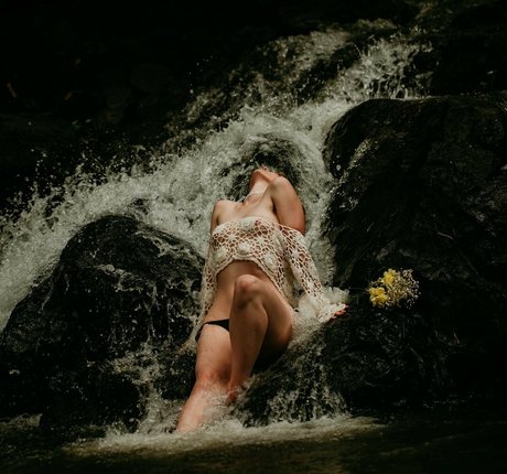 ブラジルの猫オンリーファンズ セクシー裸 写真