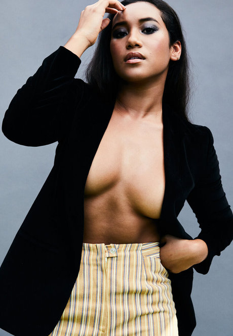 パウグプリンセスOnlyFans セクシーヌード 写真