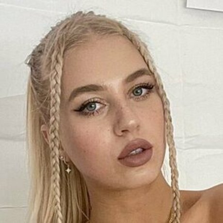 アジア人のティーンの足 オンリーファンズ 美しい裸 アーカイブ