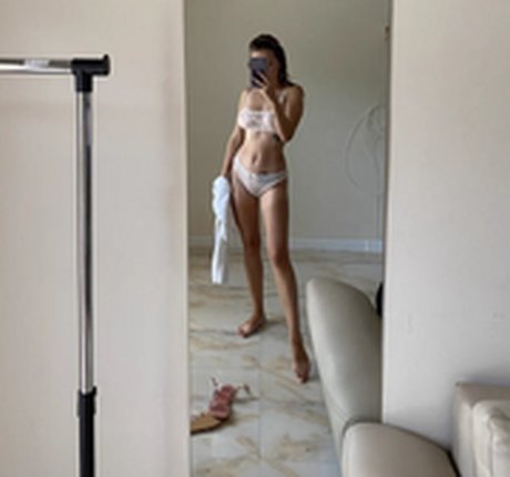 日本の女子高生OnlyFans ホットセックス 写真