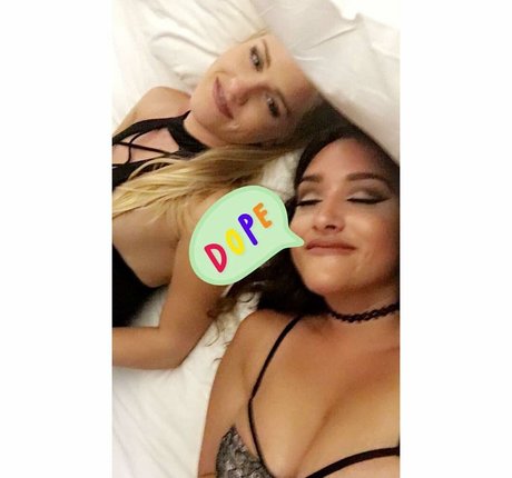 Olivia Hailey ポルノスター 素敵 ギャラリー