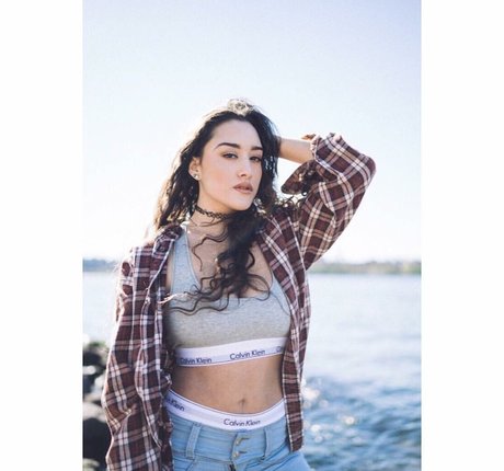 Olivia Hailey セクシーなポルノスター アーカイブ