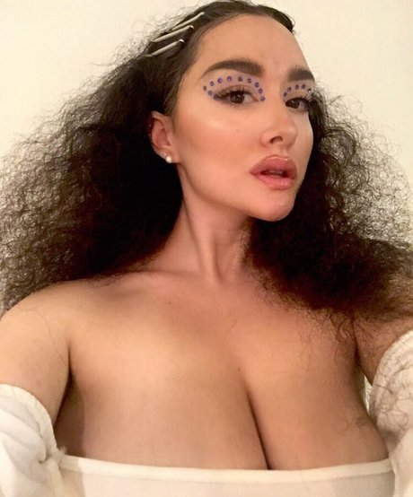 Olivia Hailey エロティック女優 画像