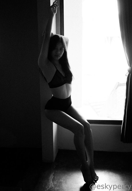 eskyperry 裸のモデル 写真