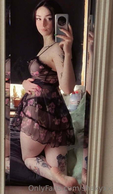 shakyxx ホットスター 写真