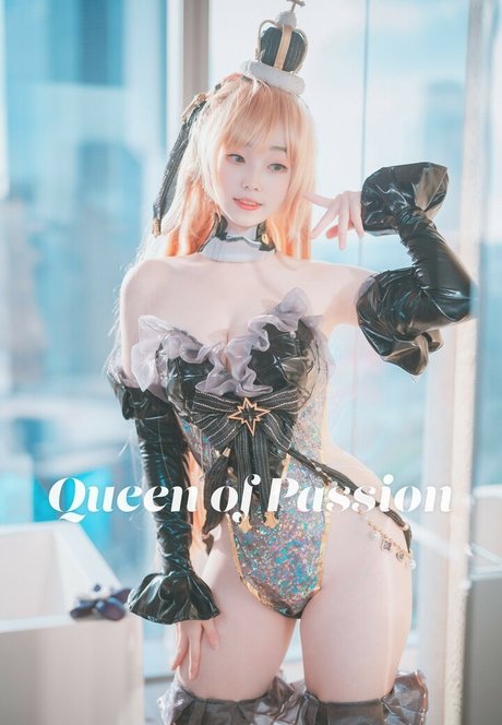 ヴィゴ・オンリーファンズ アートポルノ 写真