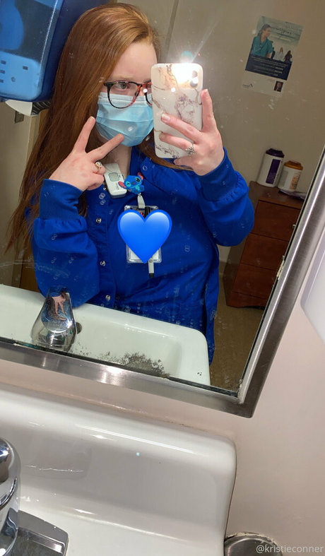 kristieconner かわいいポルノスター 写真