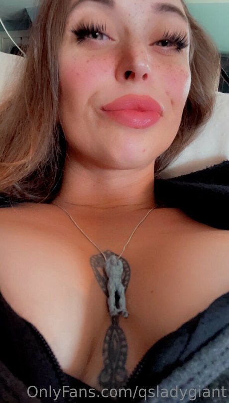 ウェブカメラ オンリーファンズ エロチック 写真