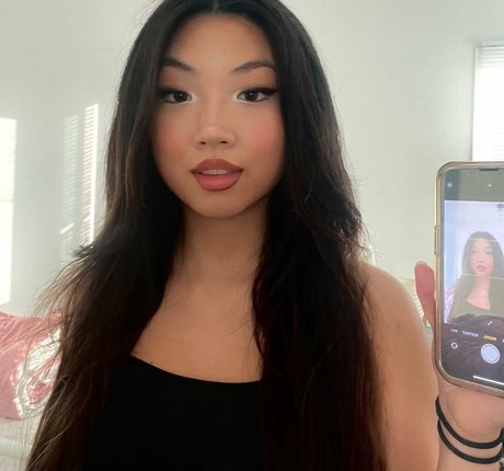 曲線美の女の子オンリーファンズ アートxxx ギャラリー