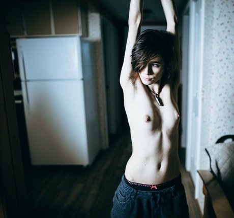 ninaxxxxnn 美しい女優 画像