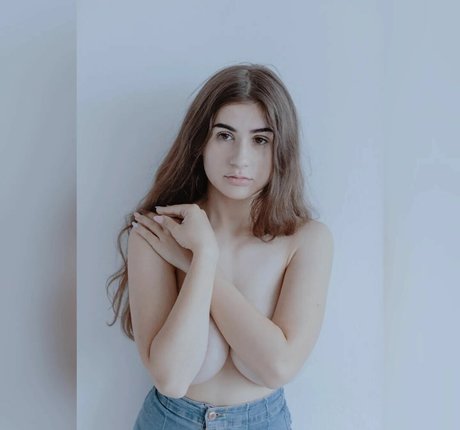 Xlovr ポルノスター 写真