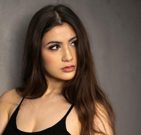 アマチュアヌードオンリーファンズ セクシーヌード 写真