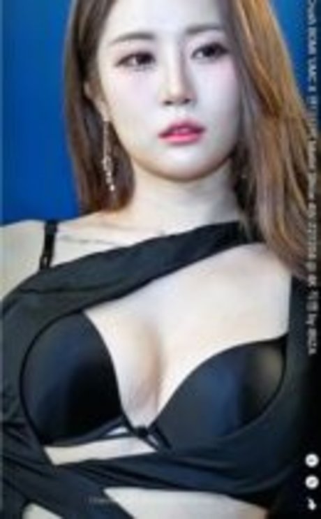 Bomi Girl Crush ポルノスター セックス 画像