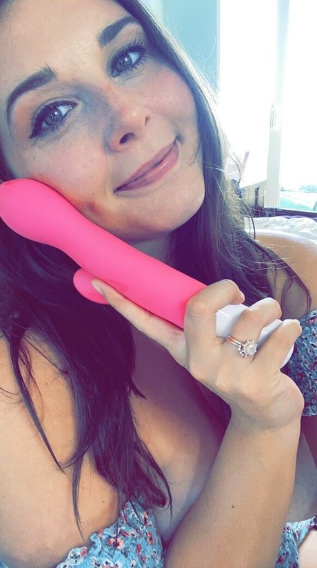 小柄な妻OnlyFans アートヌード アーカイブ