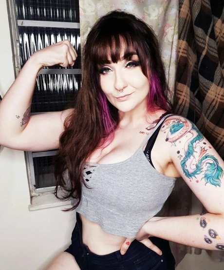 巨乳のオンリーファンズ 美しい裸 写真