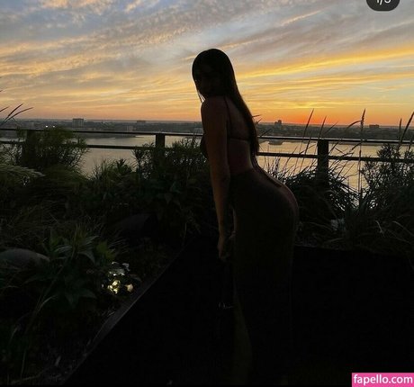 Iman Moosa セックス女優 写真