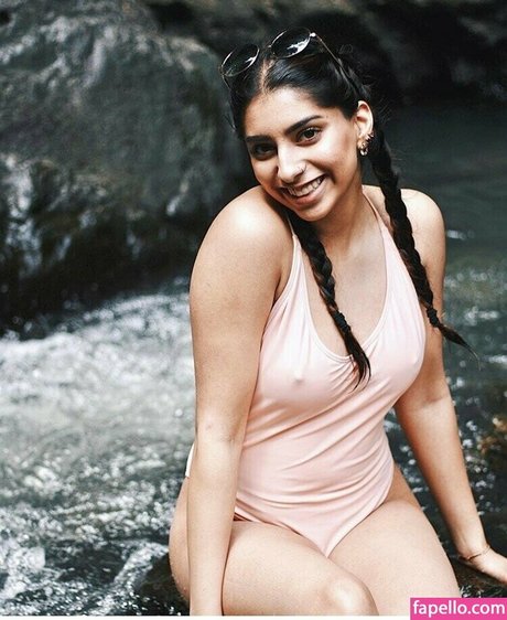 Iman Moosa セクシーなポルノスター 画像