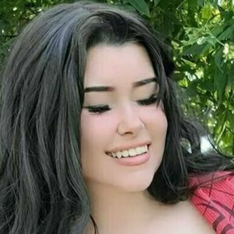 waifuflowerr アート女優 画像