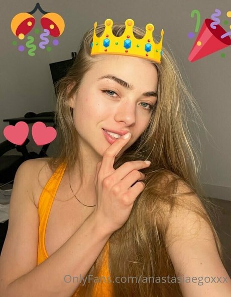 裸の熟女オンリーファンズ エロチック 写真