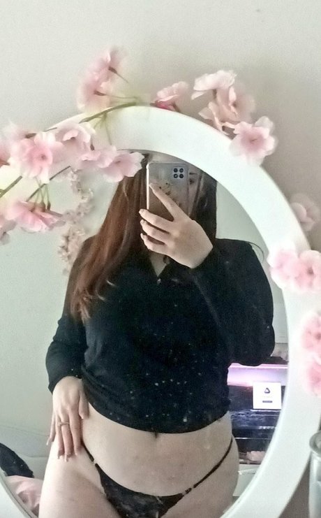 成熟した黒人女性オンリーファンズ セクシーヌード 写真