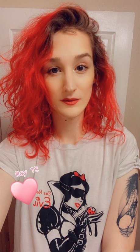 Jadez 裸のモデル 写真